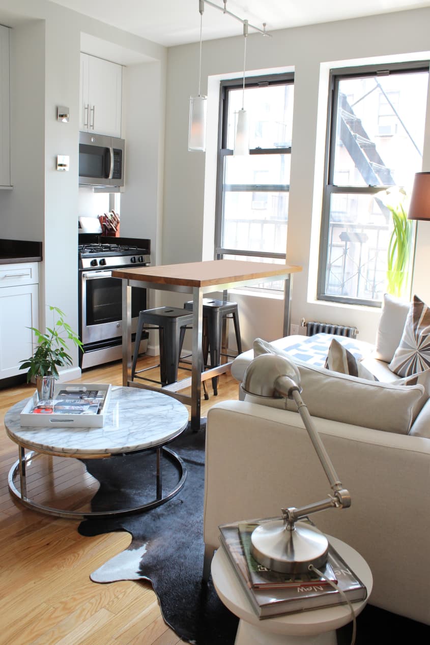 House Tour A Streamlined Apartment in Hell's Kitchen Apartment Therapy